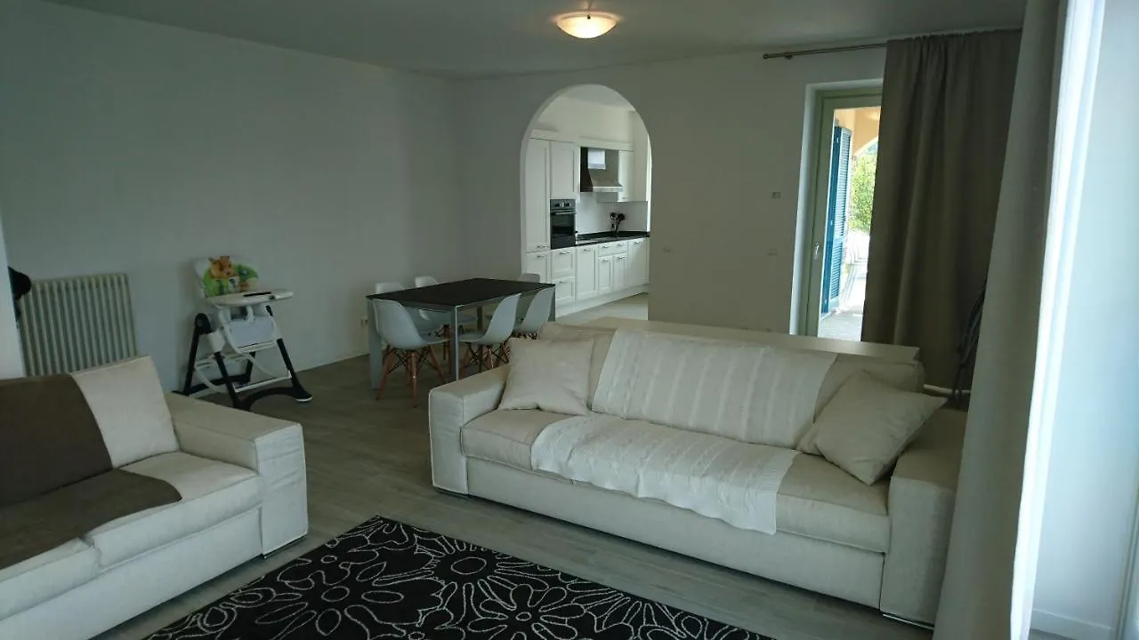 Lakecomoweb Apartments Perledo