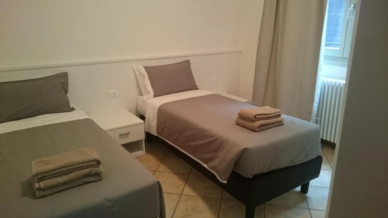 Lakecomoweb Apartments Perledo