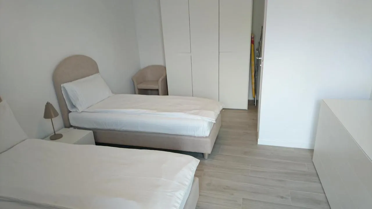 Lakecomoweb Apartments Perledo