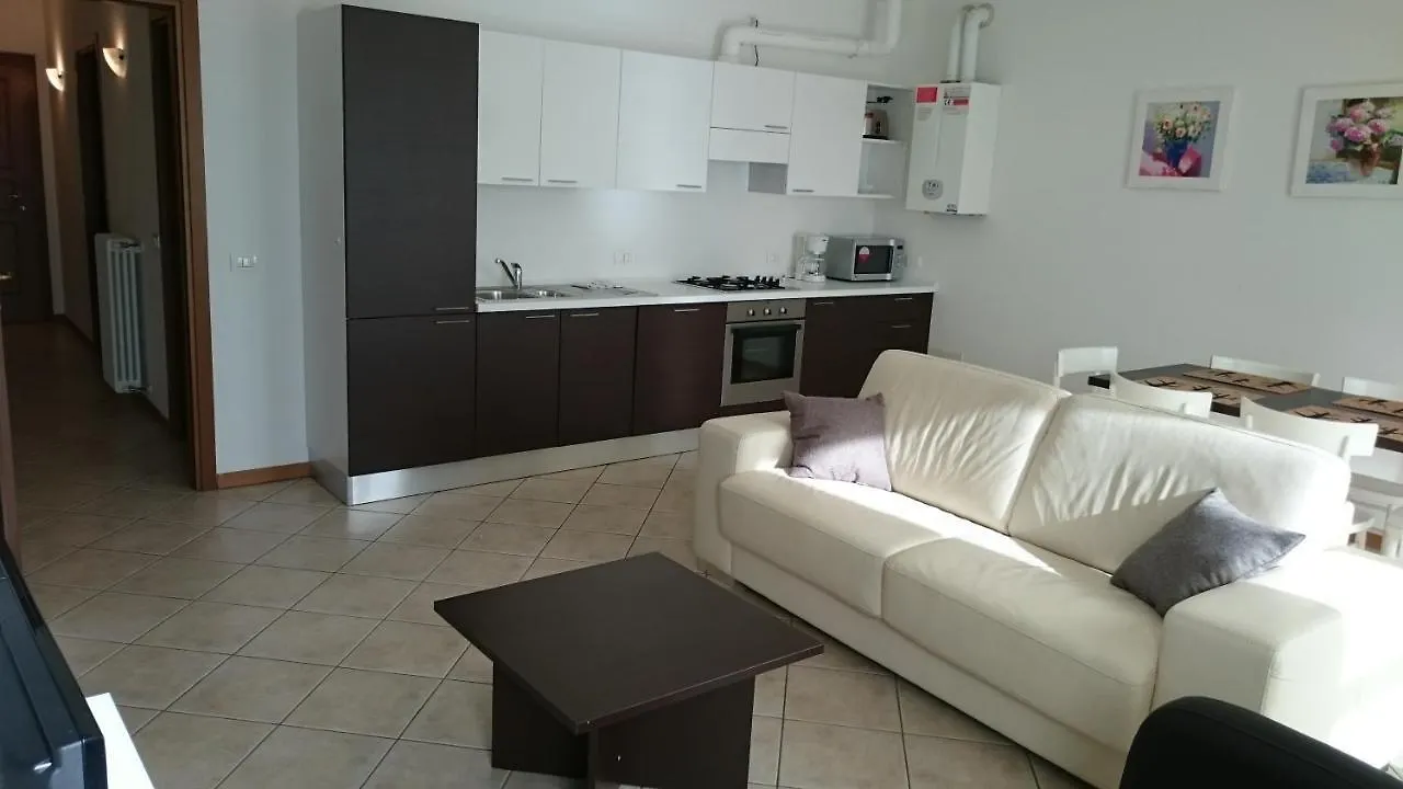Lakecomoweb Apartments Perledo