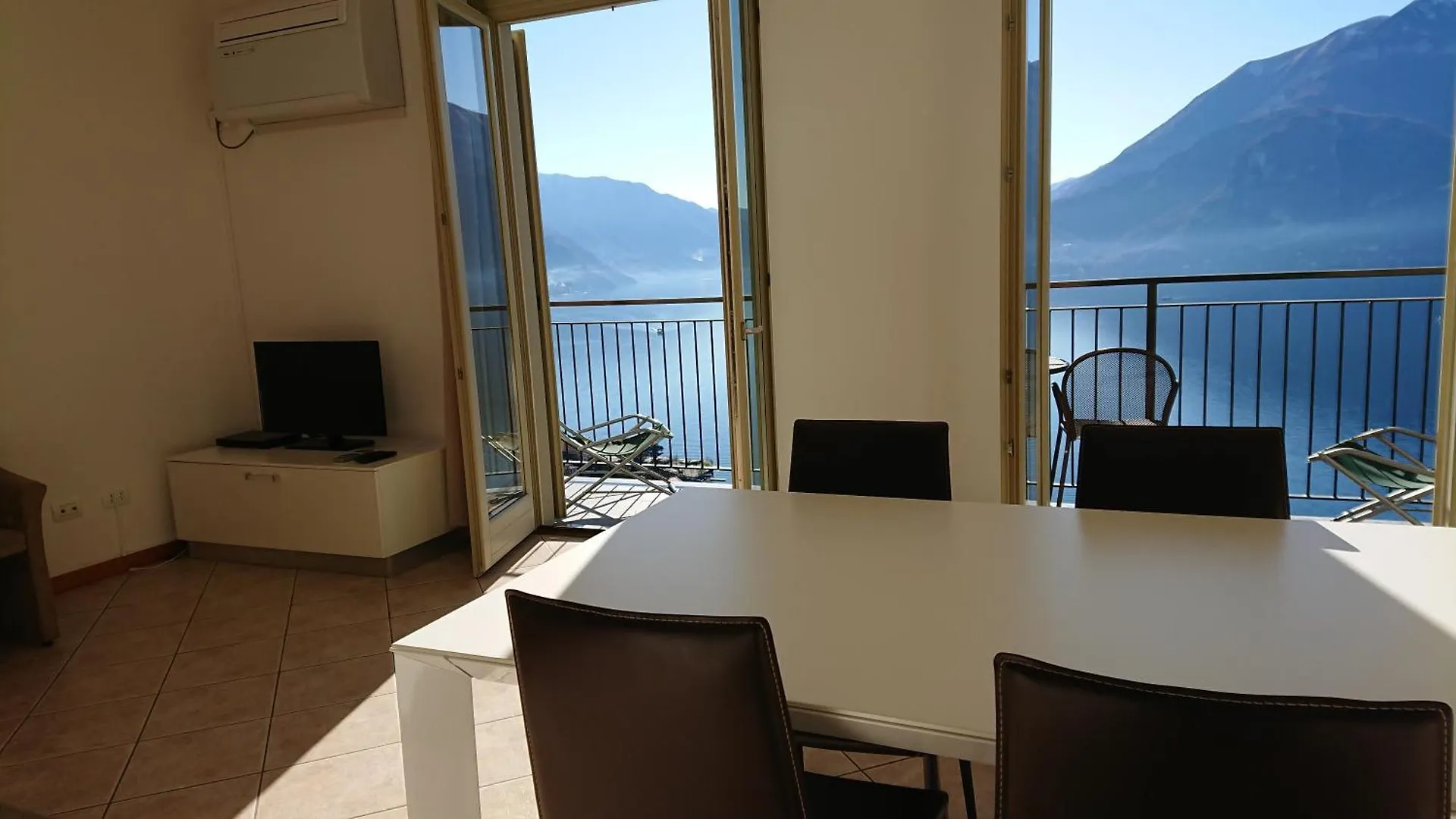 Lakecomoweb Apartments Perledo Italy