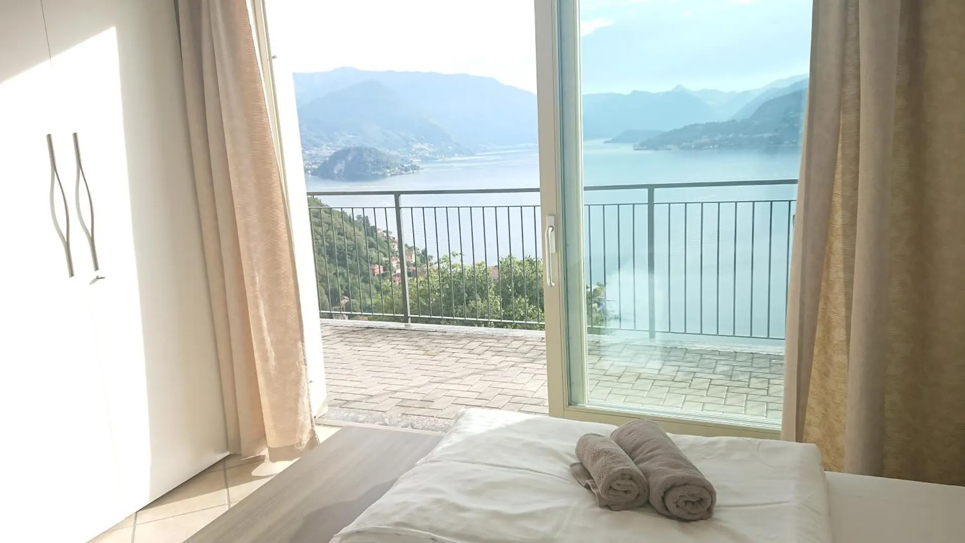 Lakecomoweb Apartments Perledo