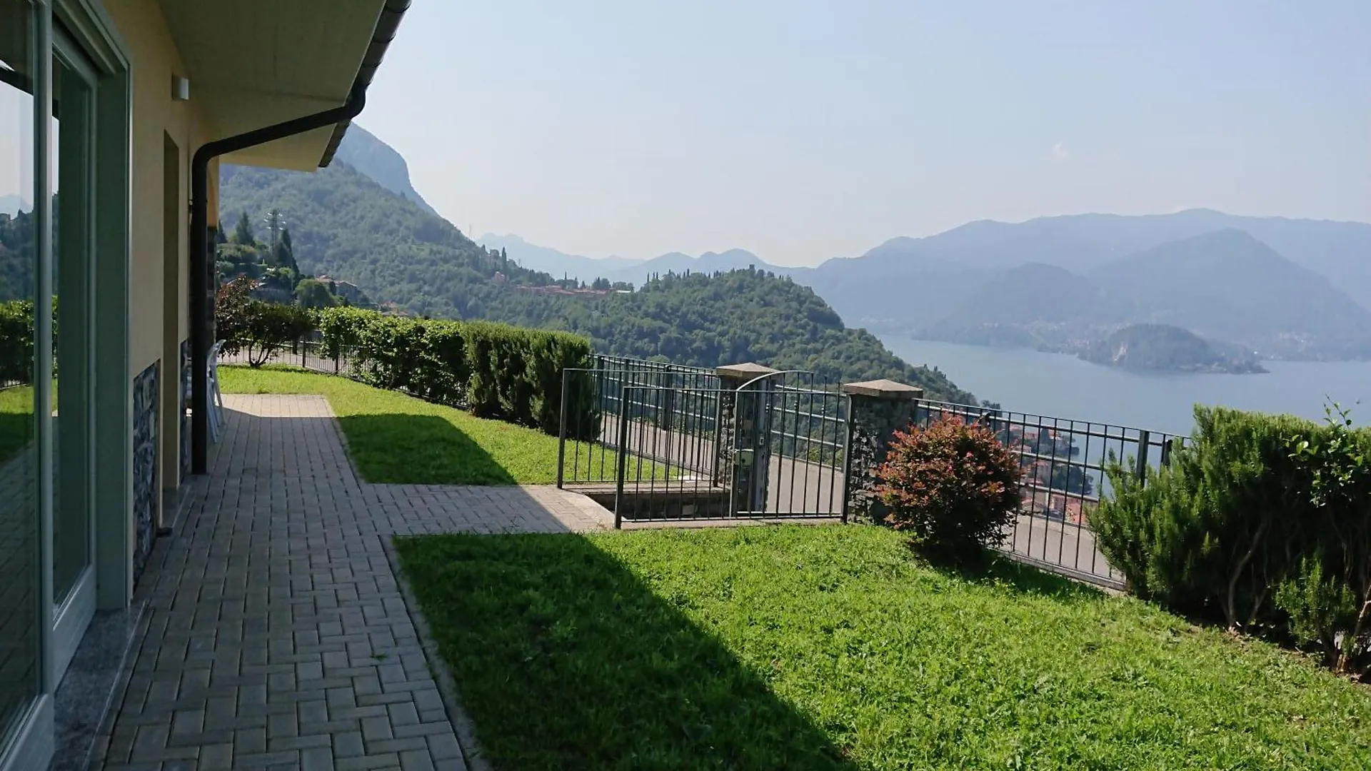 Lakecomoweb Apartments Perledo