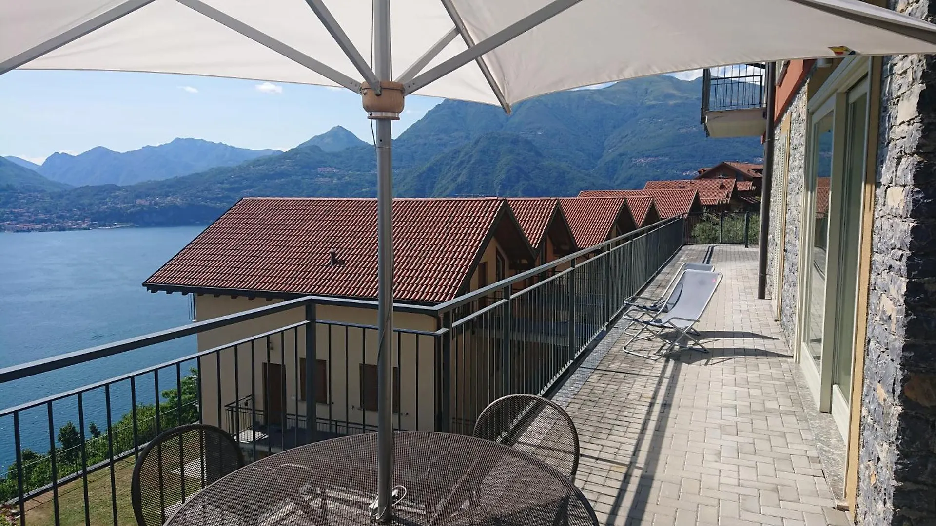 Lakecomoweb Apartments Perledo