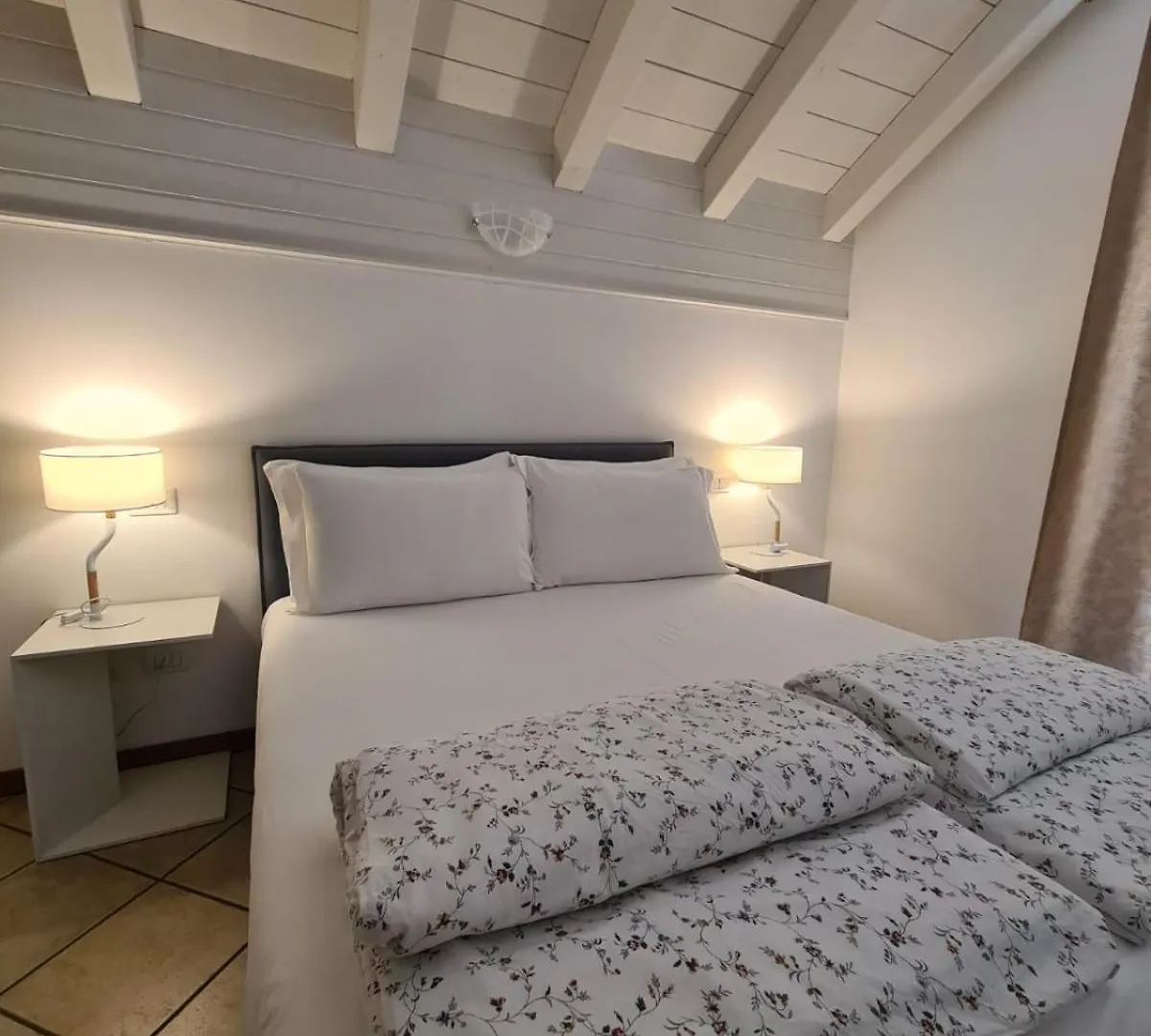 Lakecomoweb Apartments Perledo 0*,  Italy