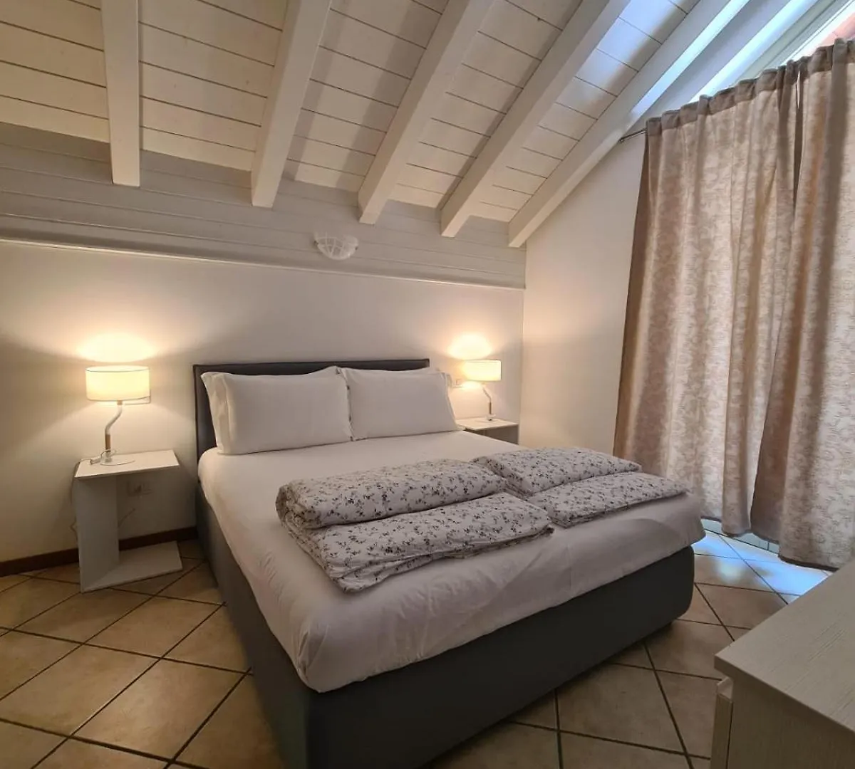 Lakecomoweb Apartments Perledo Italy