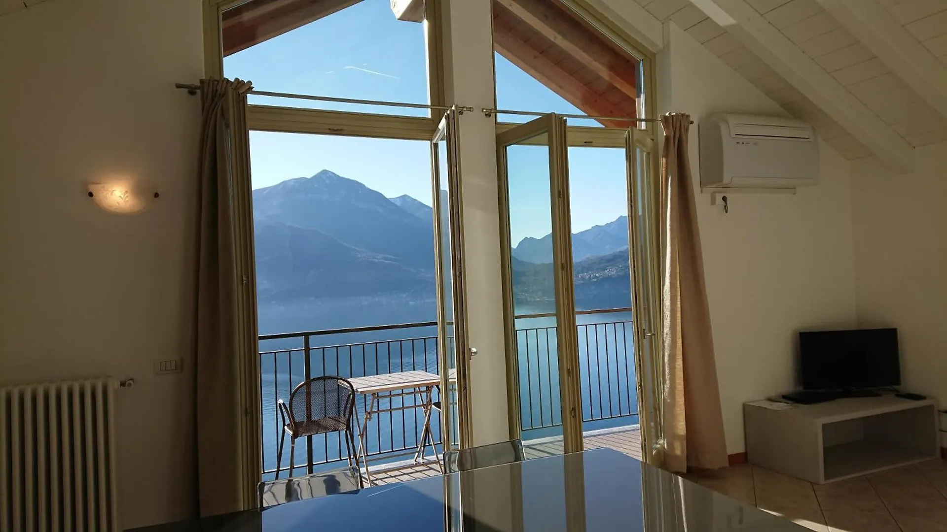 Lakecomoweb Apartments Perledo