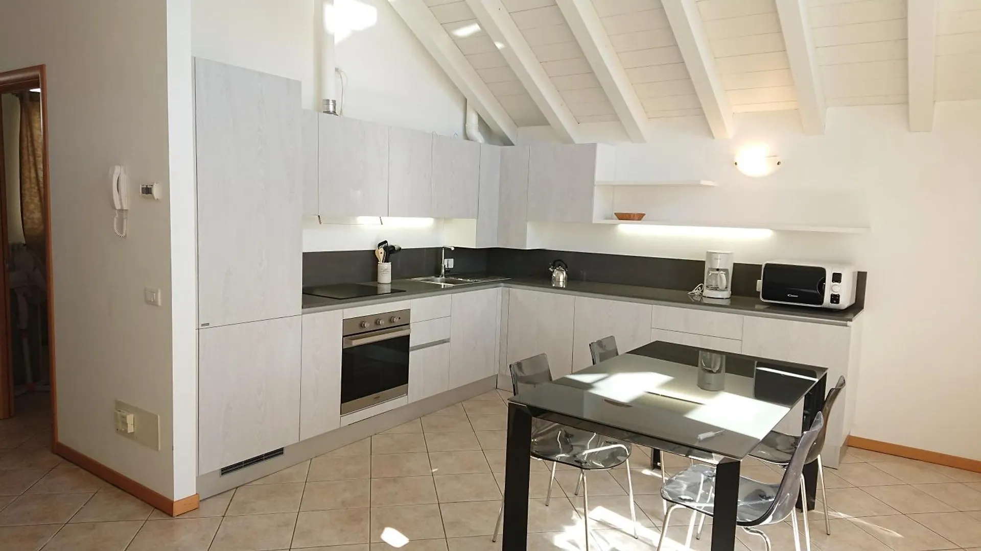 Lakecomoweb Apartments Perledo