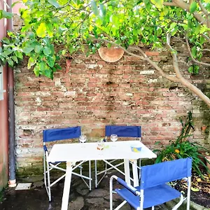 mara-house.hotelitalianriviera.com/