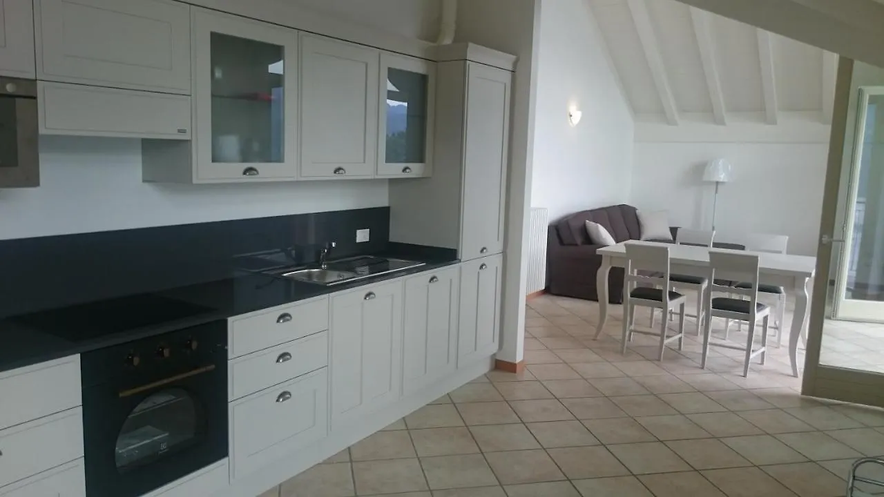 Lakecomoweb Apartments Perledo