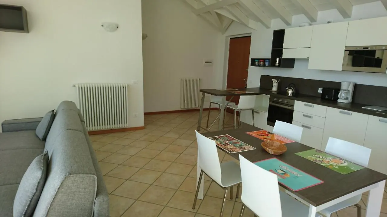 Lakecomoweb Apartments Perledo