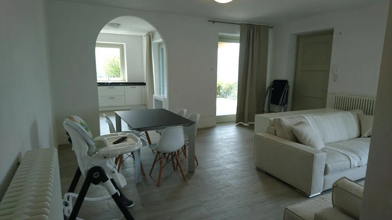Lakecomoweb Apartments Perledo